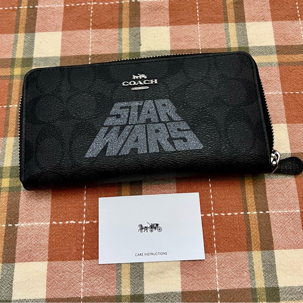 COACH X Star Wars Accordion Zip Wallet LIMITED EDITION